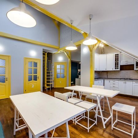 Park Plus Hostel Lviv Exteriör bild